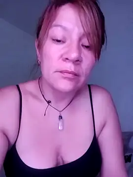 Snapshot of Skylar-Vox- chatting on March 5, 2025, 8:32 am Skylar-Vox- online show from March 5, 2025, 8:32 am