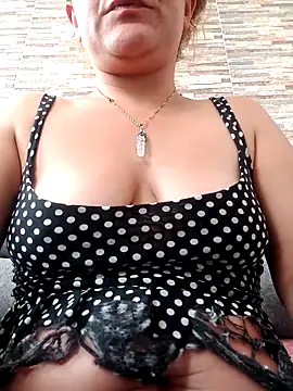 Skylar-Vox- online show from October 17, 2025, 4:42 pm