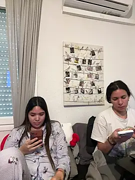 daniniescobarr online show from April 2, 2026, 12:58 pm