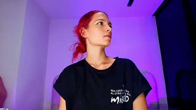 mia stanfort online show from November 21, 2025, 7:12 pm