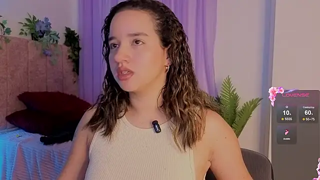 emilyrouxe online show from March 19, 2026, 4:44 pm