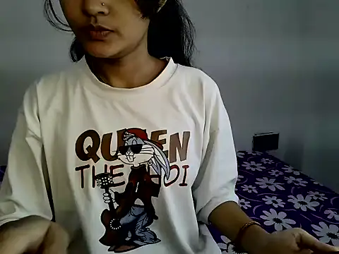 SUZY FROMUS online show from October 28, 2025, 12:41 pm