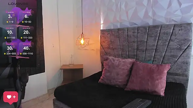 Snapshot of tatiana_sc chatting on September 17, 2025, 1:24 pm tatiana sc online show from September 17, 2025, 1:24 pm