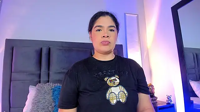 EmmaBecket2 online show from September 29, 2025, 12:21 pm