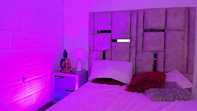 EmmaBecket2 online show from November 8, 2025, 4:12 am