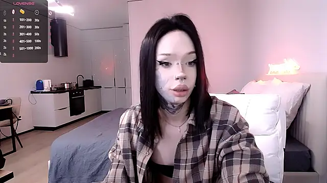 Snapshot of Tanya_M chatting on February 8, 2026, 9:13 am Tanya M online show from February 8, 2026, 9:13 am