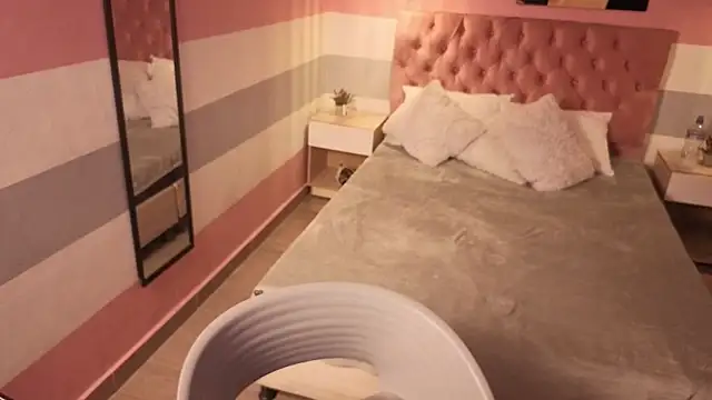 Snapshot of Carol_Pinter chatting on February 6, 2026, 1:14 pm Carol Pinter online show from February 6, 2026, 1:14 pm