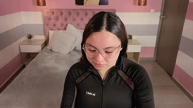 Snapshot of Carol_Pinter chatting on February 10, 2026, 2:54 pm Carol Pinter online show from February 10, 2026, 2:54 pm