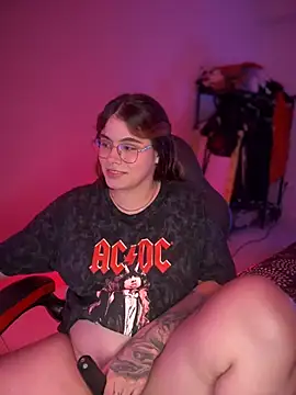 Yuli zuha online show from December 16, 2024, 2:57 am