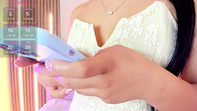 Annie9  online show from May 14, 2026, 3:57 am