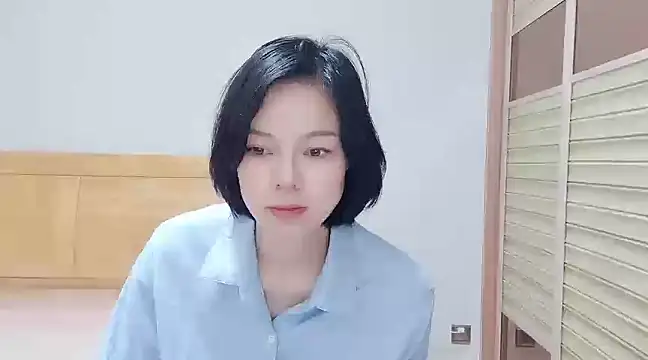 Linda-LL online show from December 16, 2024, 12:48 am