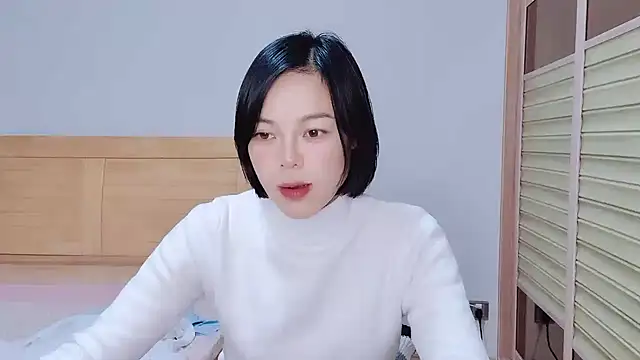 Linda-LL online show from December 26, 2024, 1:32 pm