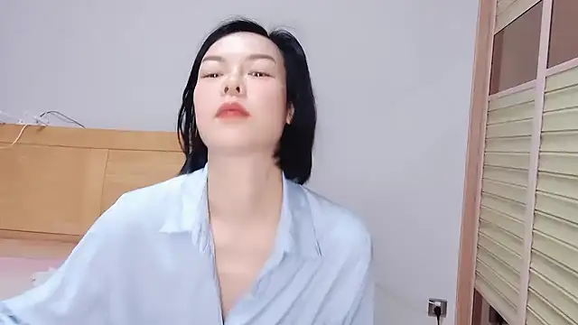Linda-LL online show from December 28, 2024, 9:51 pm