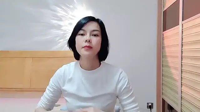 Linda-LL online show from December 30, 2024, 6:53 am