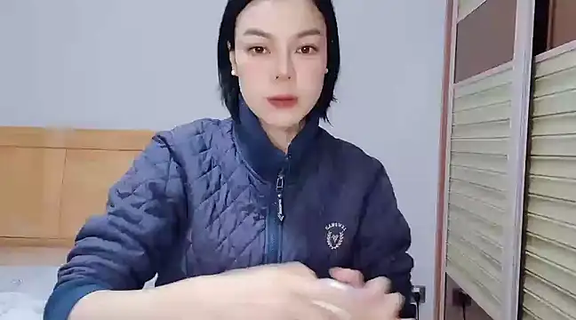 Linda-LL online show from January 18, 2025, 1:19 am