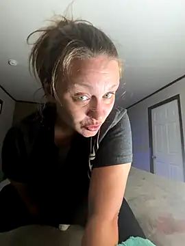 IvanaPlenty online show from October 17, 2025, 4:04 am