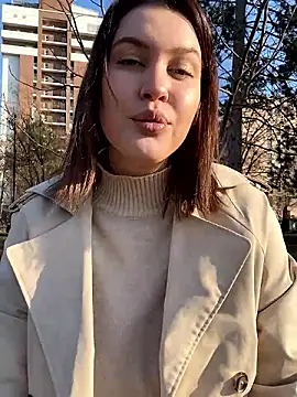 KikiWatson online show from December 7, 2024, 11:18 am