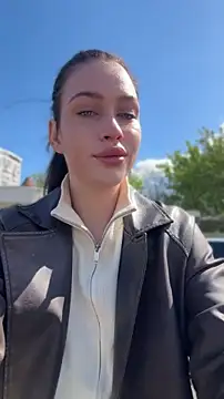 KikiWatson online show from April 25, 2026, 7:22 am