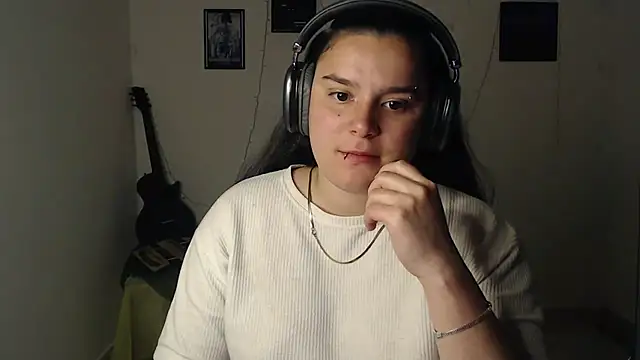 Snapshot of Nika_1_ chatting on September 19, 2025, 6:52 pm Nika 1  online show from September 19, 2025, 6:52 pm