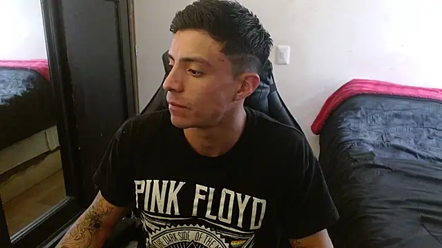 Snapshot of kv___xxx_ chatting on September 19, 2025, 8:20 pm kv   xxx  online show from September 19, 2025, 8:20 pm