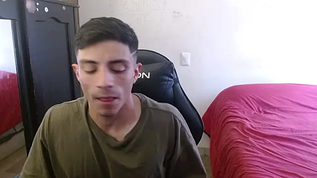 Snapshot of kv___xxx_ chatting on October 4, 2025, 5:00 pm kv   xxx  online show from October 4, 2025, 5:00 pm