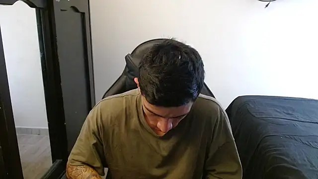 Snapshot of kv___xxx_ chatting on October 26, 2025, 4:46 pm kv   xxx  online show from October 26, 2025, 4:46 pm