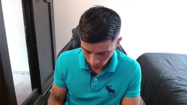 Snapshot of kv___xxx_ chatting on October 28, 2025, 3:47 pm kv   xxx  online show from October 28, 2025, 3:47 pm