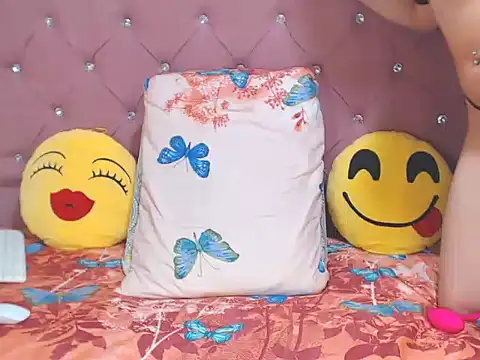 sharonbrown28 online show from November 8, 2025, 9:57 pm