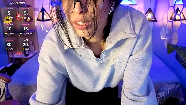 AlessiaVal  online show from November 28, 2025, 3:14 pm