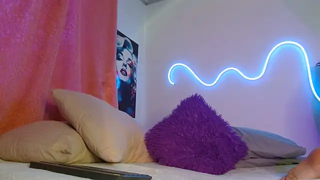 AlessiaVal  online show from March 19, 2026, 2:21 pm