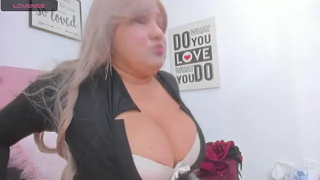 Snapshot of michell_taylor__ chatting on October 29, 2025, 2:14 am michell taylor online show from October 29, 2025, 2:14 am