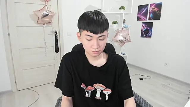 Snapshot of Miram_Yu chatting on March 21, 2025, 8:29 pm Miram Yu online show from March 21, 2025, 8:29 pm
