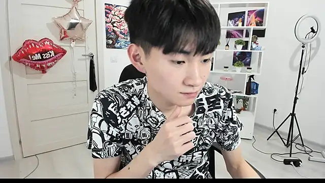 Snapshot of Miram_Yu chatting on October 5, 2025, 8:40 pm Miram Yu online show from October 5, 2025, 8:40 pm