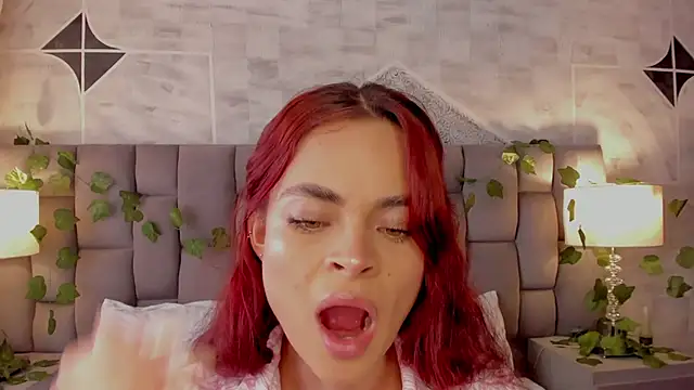 HannaRhodes online show from January 23, 2025, 4:04 pm