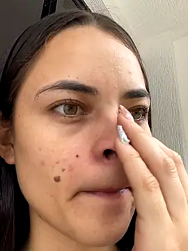 HannaRhodes online show from October 4, 2025, 1:42 pm