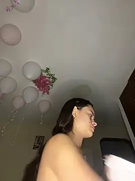 HannaRhodes online show from May 4, 2026, 4:19 am