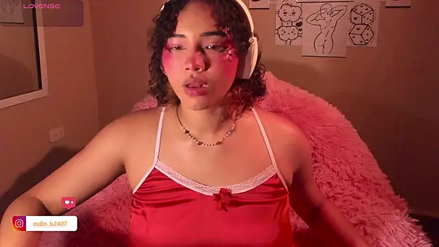 Snapshot of MadelineBenet chatting on March 20, 2025, 1:57 am MadelineBenet online show from March 20, 2025, 1:57 am
