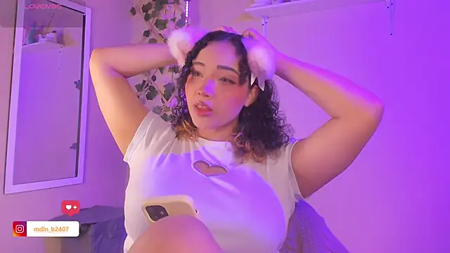 Snapshot of MadelineBenet chatting on September 12, 2025, 2:00 am MadelineBenet online show from September 12, 2025, 2:00 am