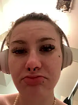 sluttysmiley online show from January 10, 2026, 2:02 am