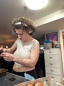 sluttysmiley online show from February 5, 2026, 8:13 pm