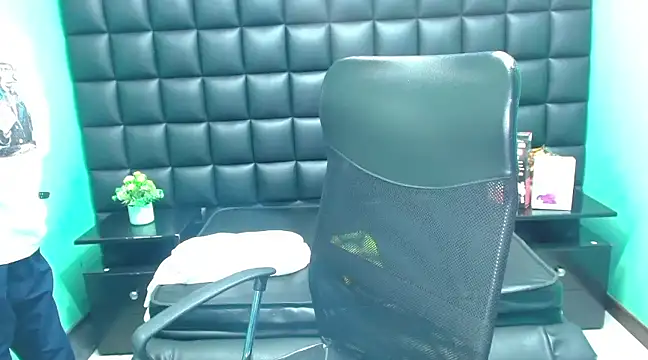 Im Mathias online show from March 13, 2025, 2:27 am