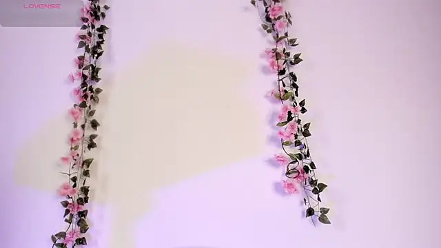 Luna-Chann online show from June 24, 2026, 8:52 pm