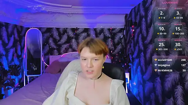 DreamyLuna online show from January 5, 2025, 5:41 am