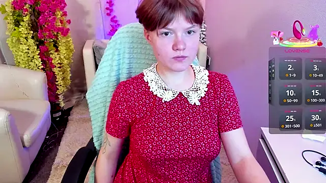 DreamyLuna online show from September 14, 2025, 8:41 pm