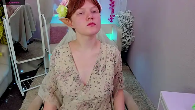 DreamyLuna online show from October 4, 2025, 8:18 pm