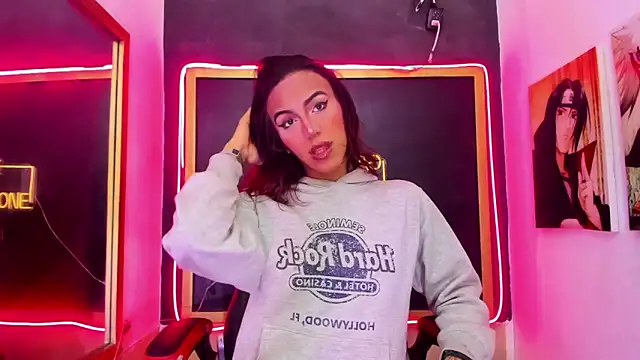 Isabella stanford2 online show from October 18, 2025, 1:34 pm