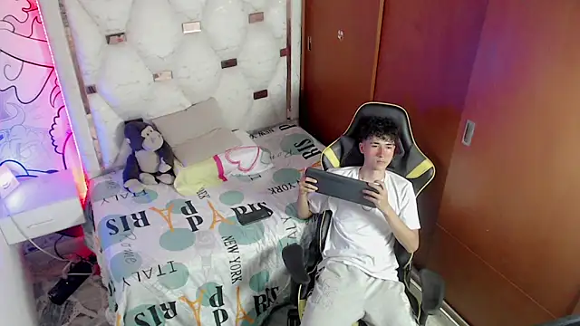 Snapshot of johnny_cagee chatting on November 15, 2025, 3:59 am johnny cagee online show from November 15, 2025, 3:59 am