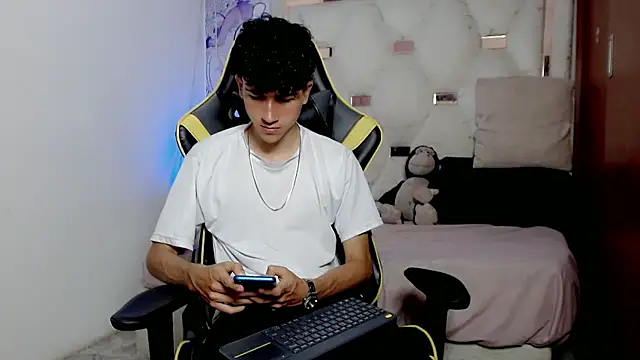 Snapshot of johnny_cagee chatting on January 9, 2026, 4:15 am johnny cagee online show from January 9, 2026, 4:15 am