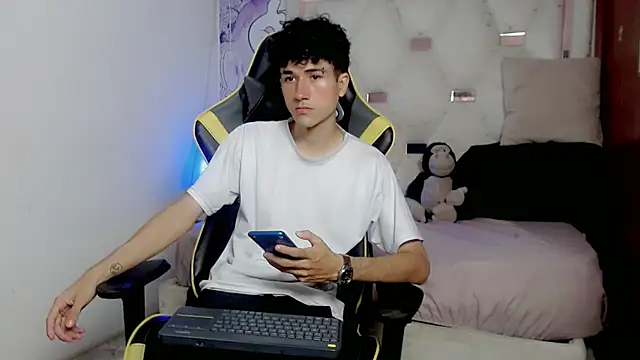 Snapshot of johnny_cagee chatting on January 15, 2026, 3:55 am johnny cagee online show from January 15, 2026, 3:55 am