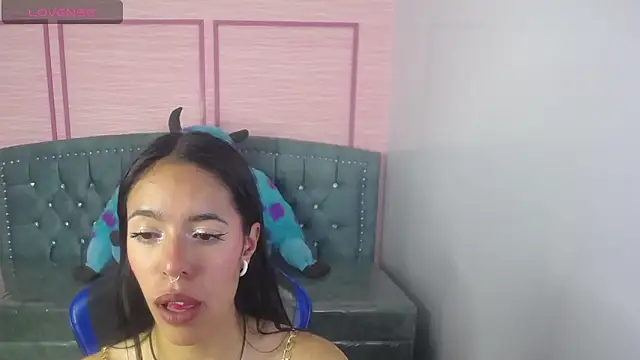 stephania t online show from February 25, 2025, 3:42 am